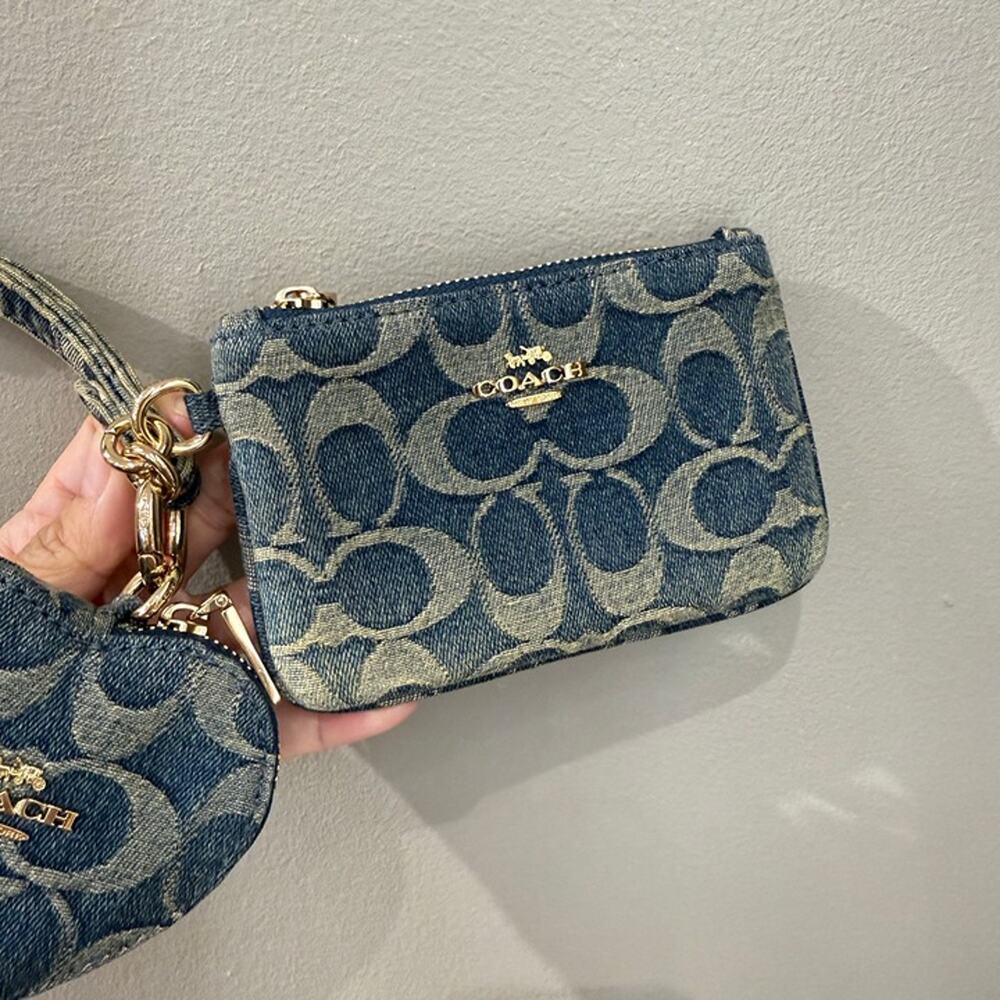 New‼️Coach Wristlet And Heart Pouch Cotton Denim CFO64 Gold/Denim - Picture 3 of 5